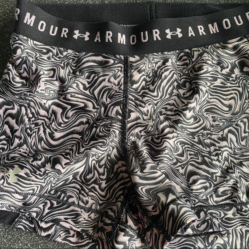 Workout shorts - Picture 4 of 5